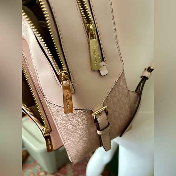 Michael Kors Large Jaycee Logo Pink Backpack - Picture 10 of 11